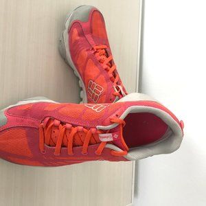 Columbia waterproof outdoor hiking shoes Women 7.5